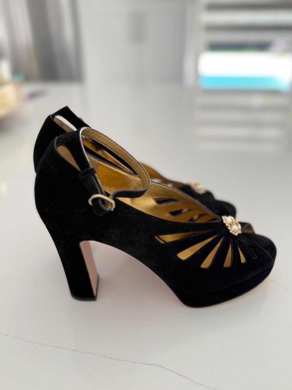 Chanel Suede Pearl Shamrock CC Heeled Sandals Black Heels Sz 40 - Picture 4 of 10